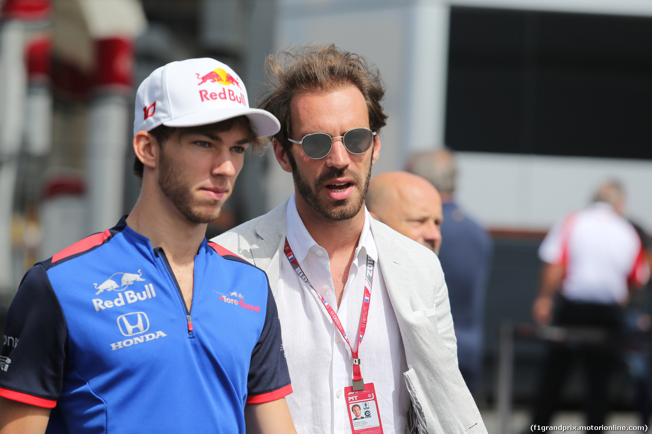 GP FRANCIA, 24.06.2018- Pierre Gasly (FRA) Scuderia Toro Rosso STR13 e Jean-Eric Vergne (FRA)