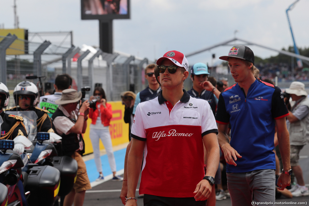 GP FRANCIA, 24.06.2018- Driver Parade, Marcus Ericsson (SUE) Alfa Romeo Sauber C37 e Brendon Hartley (FRA) Scuderia Toro Rosso STR13