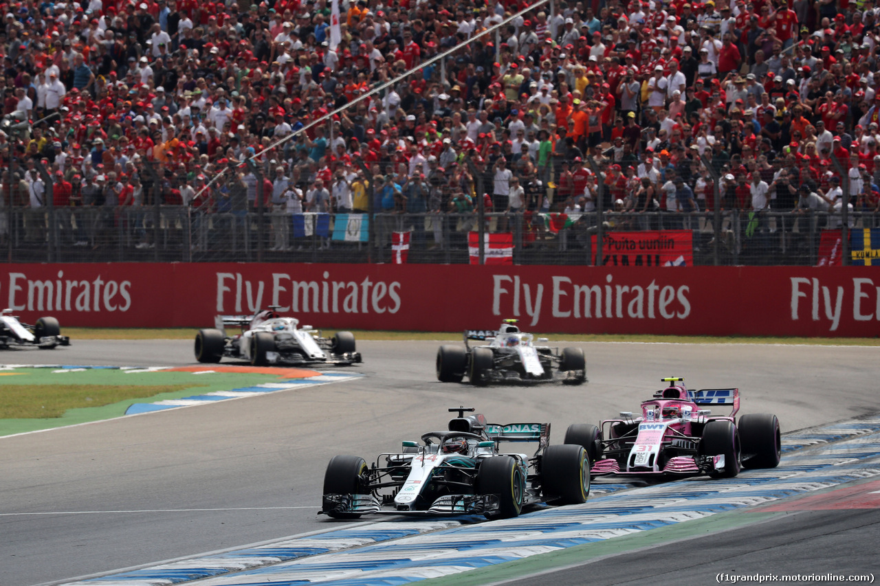 GP GERMANIA, 22.07.2018 - Gara, Lewis Hamilton (GBR) Mercedes AMG F1 W09 e Esteban Ocon (FRA) Sahara Force India F1 VJM11
