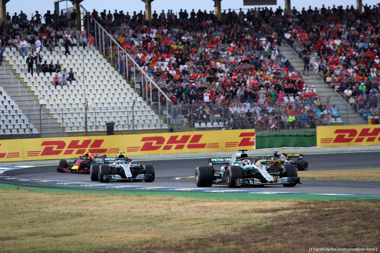 GP GERMANIA, 22.07.2018 - Gara, Lewis Hamilton (GBR) Mercedes AMG F1 W09 davanti a Valtteri Bottas (FIN) Mercedes AMG F1 W09