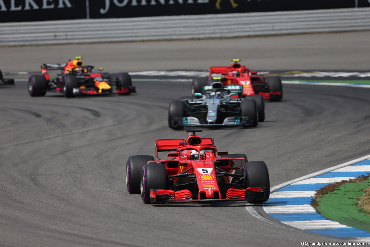 GP GERMANIA, 22.07.2018 - Gara, Sebastian Vettel (GER) Ferrari SF71H davanti a Valtteri Bottas (FIN) Mercedes AMG F1 W09
