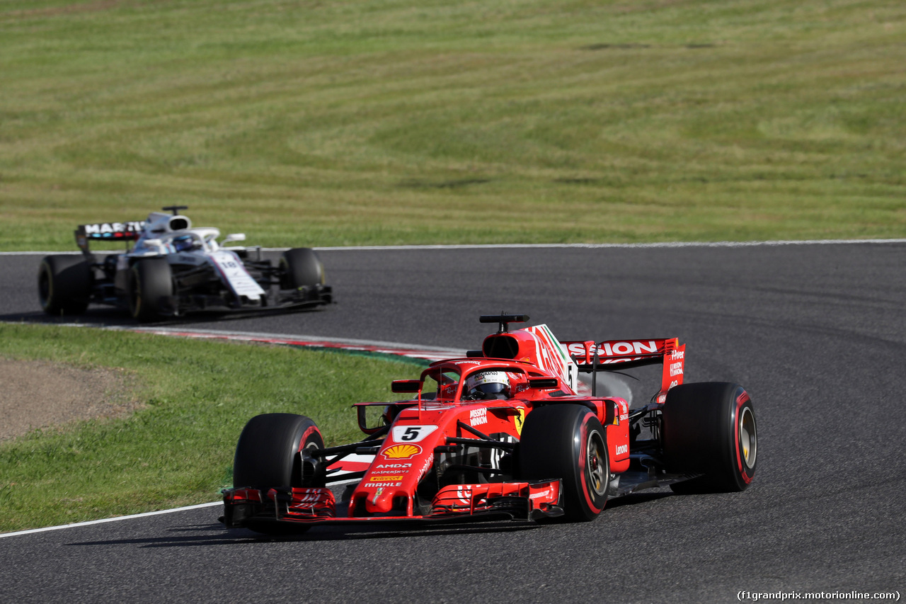 GP GIAPPONE, Sebastian Vettel (GER) Ferrari SF71H davanti a Lance Stroll (CDN) Williams FW41 07.10.2018 - Gara,