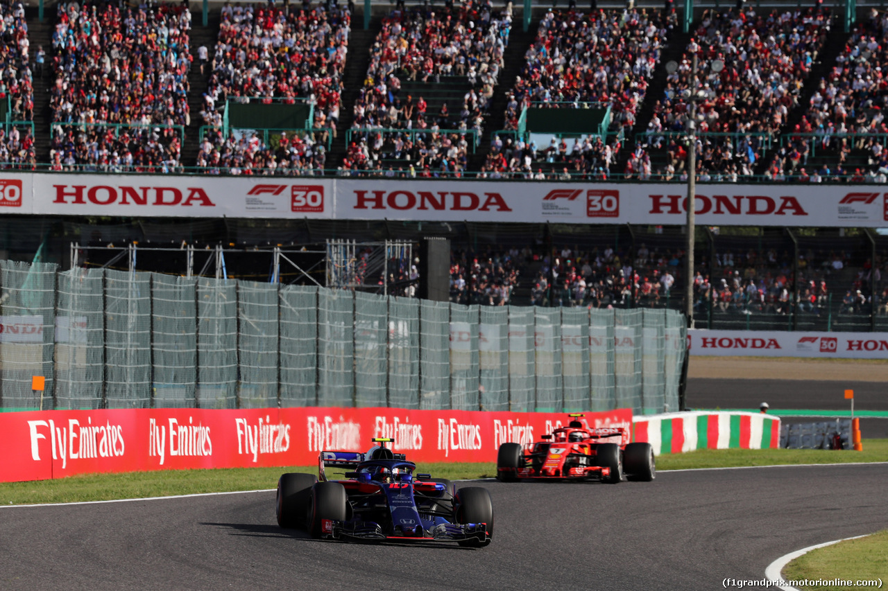 GP GIAPPONE, 07.10.2018 - Gara, Pierre Gasly (FRA) Scuderia Toro Rosso STR13 davanti a Kimi Raikkonen (FIN) Ferrari SF71H