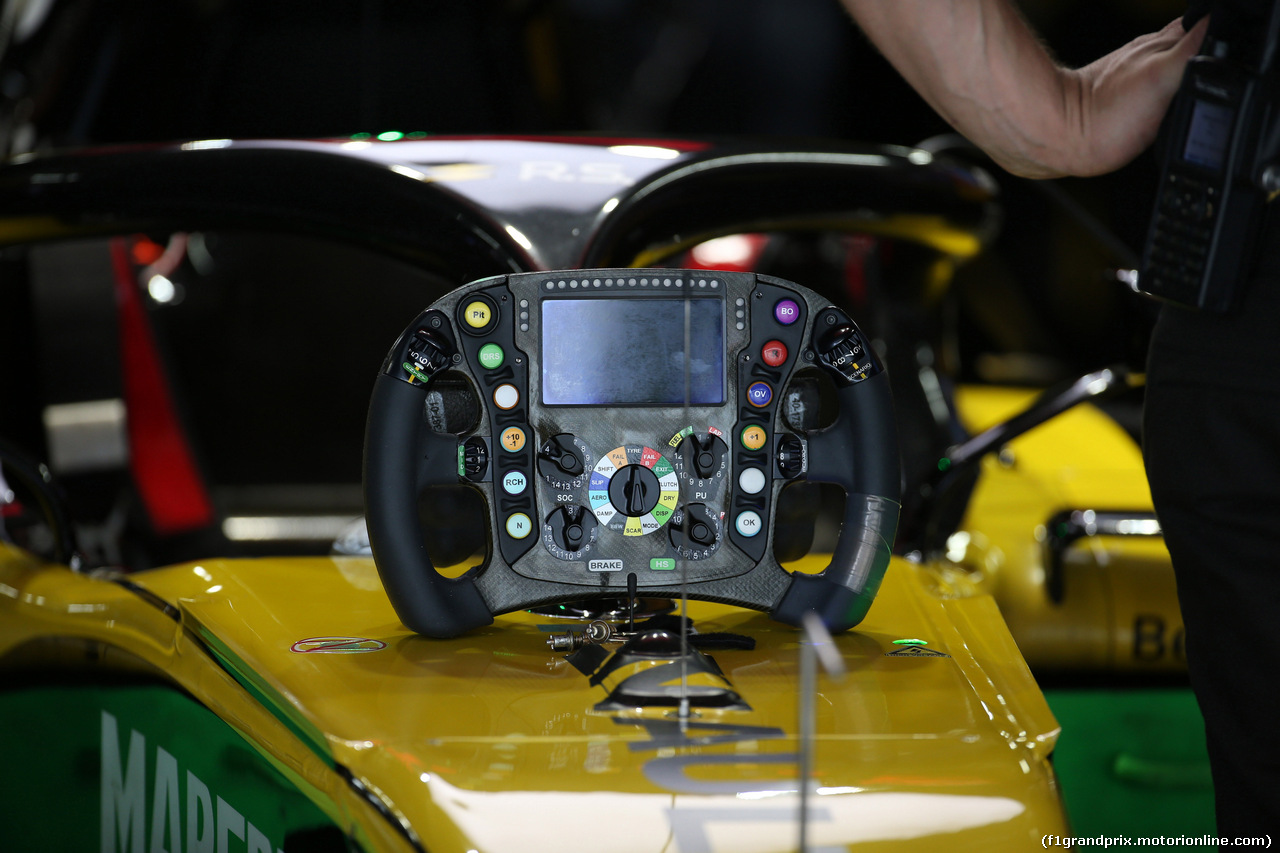 GP GIAPPONE, 05.10.2018 - Prove Libere 2, The steering wheel of Renault Sport F1 Team RS18