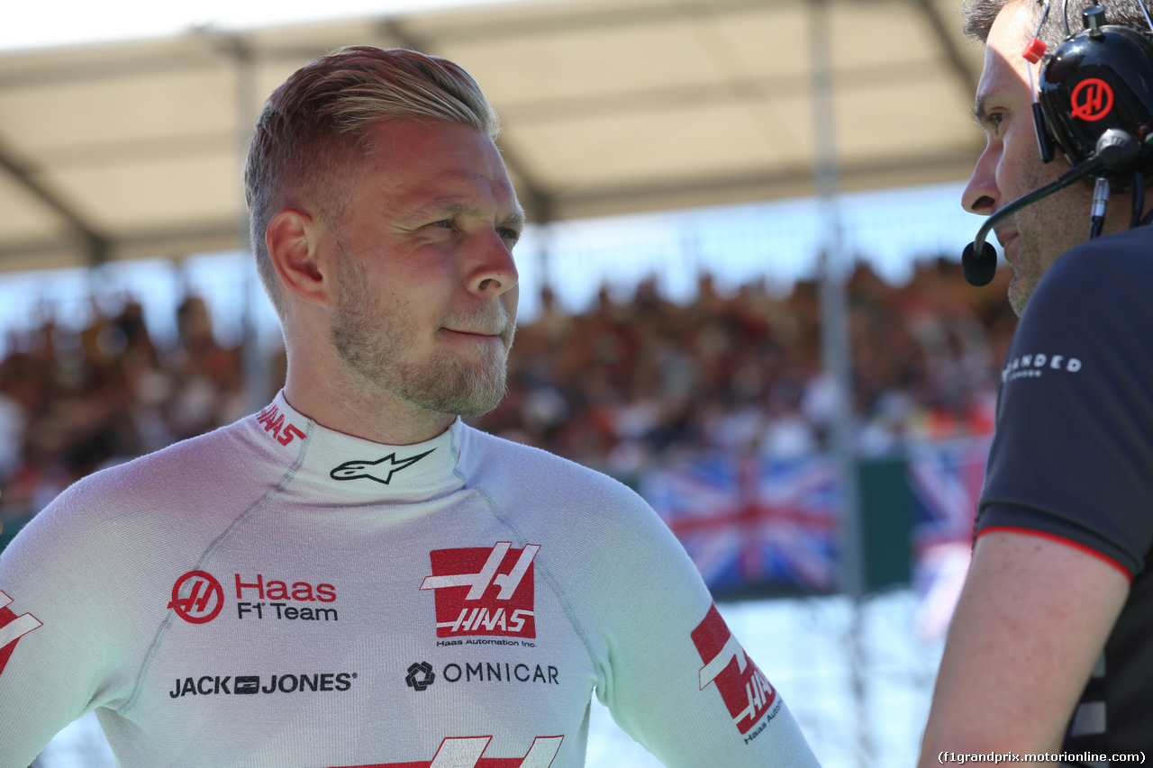 GP GRAN BRETAGNA, 08.07.2018- partenzaing grid,  Kevin Magnussen (DEN) Haas F1 Team VF-18