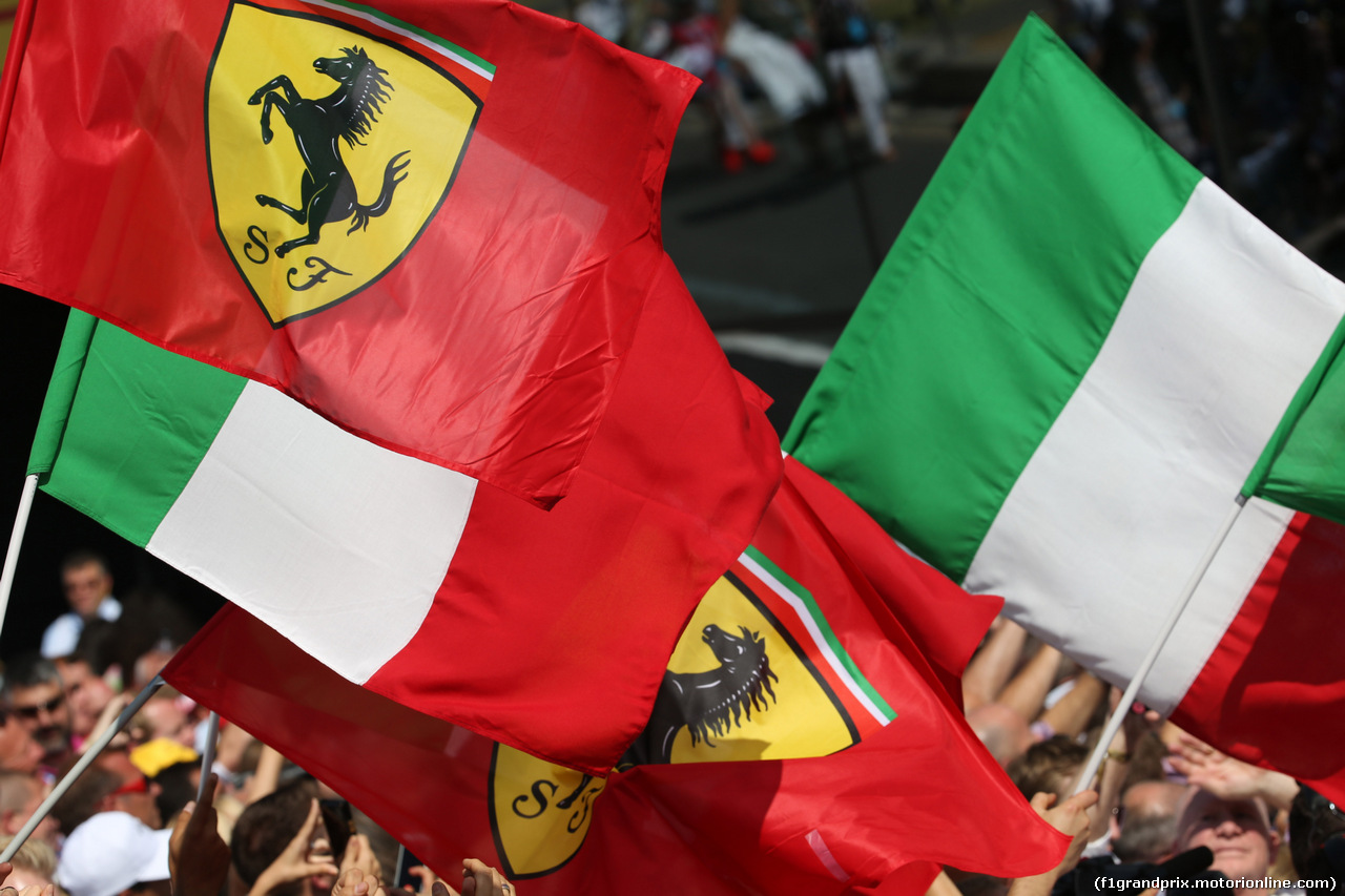 GP GRAN BRETAGNA, 08.07.2018- Festeggiamenti in parc fermee, italian e ferrari flahs