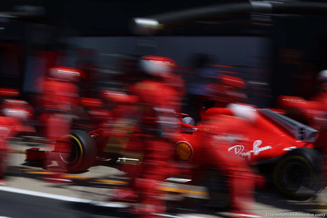 GP GRAN BRETAGNA, 08.07.2018- Gara, Sebastian Vettel (GER) Ferrari SF71H during pit stop