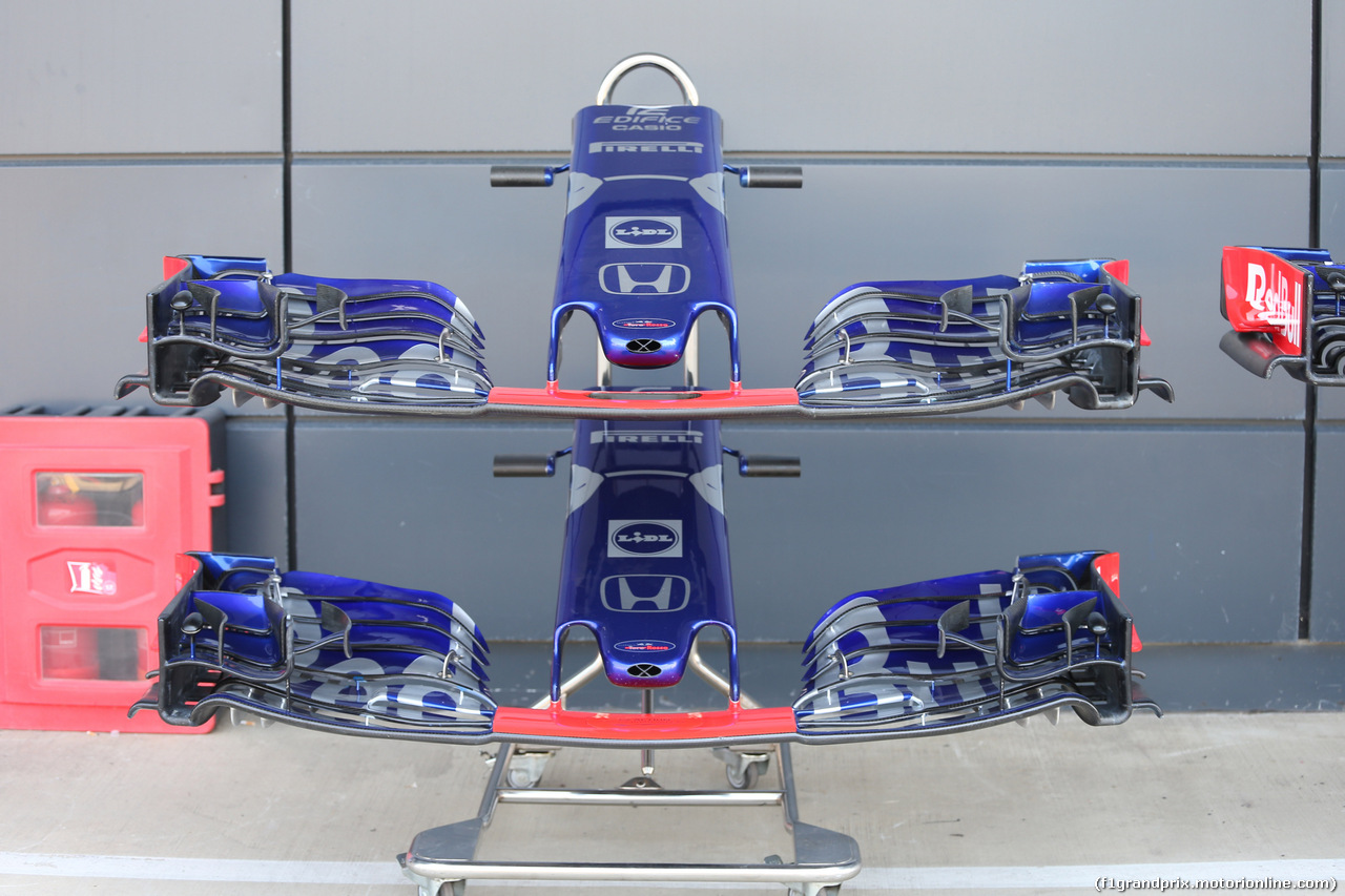 GP GRAN BRETAGNA, 05.07.2018- Scuderia Toro Rosso STR13 Frontal Wings