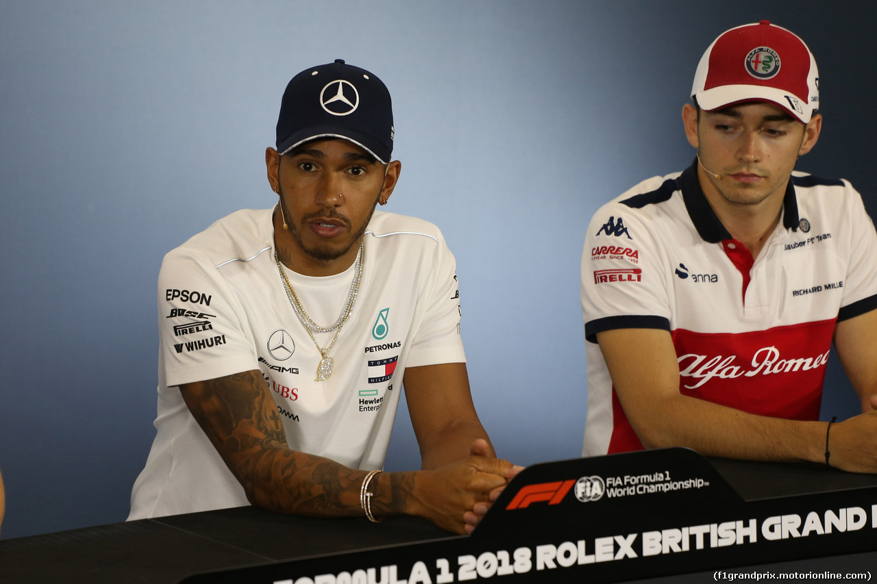 GP GRAN BRETAGNA, 05.07.2018- Lewis Hamilton (GBR) Mercedes AMG F1 W09 e Charles Leclerc (GER) Alfa Romeo Sauber C37