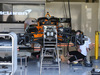 GP GRAN BRETAGNA, 05.07.2018- Mechanic works on McLaren Renault MCL33