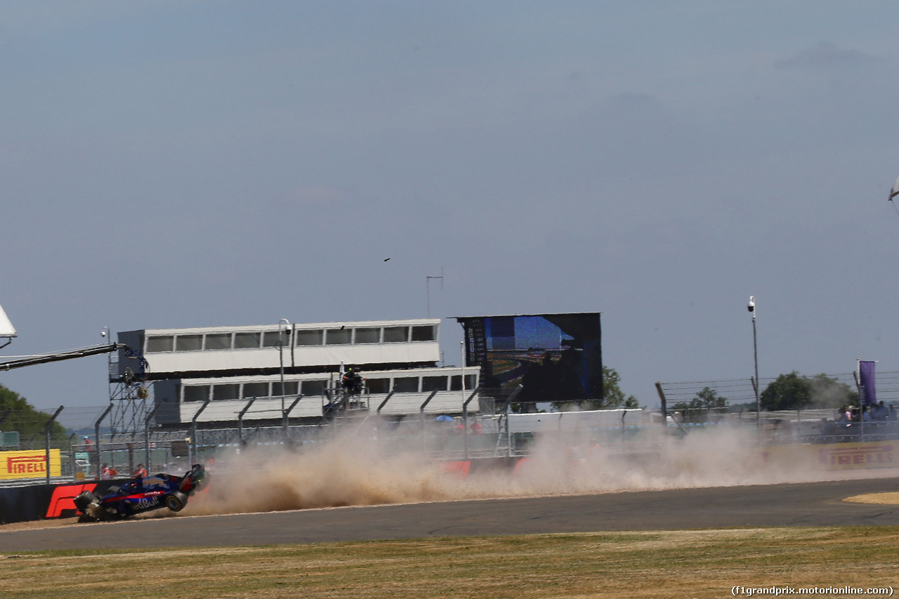 GP GRAN BRETAGNA, 07.07.2018- Free practice 3, Brendon Hartley (FRA) Scuderia Toro Rosso STR13 CRASH