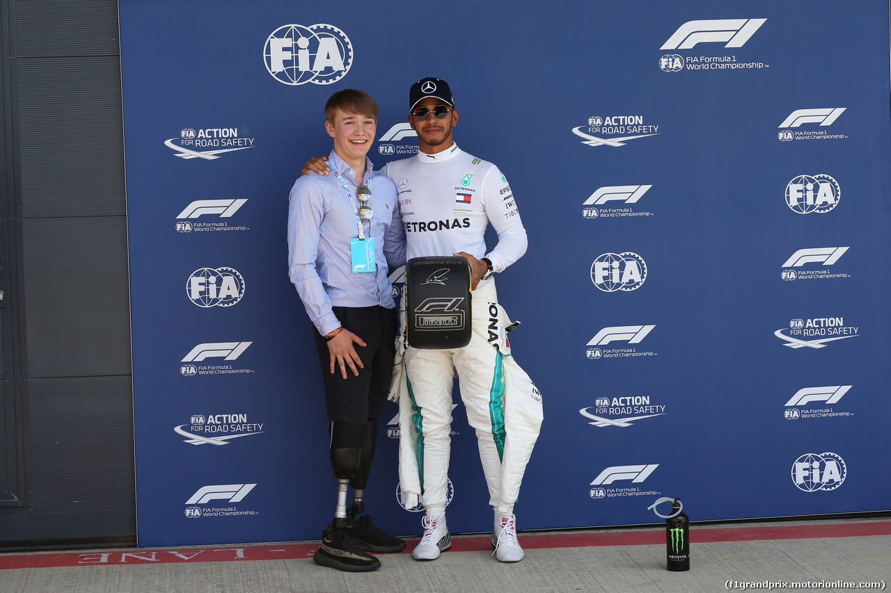 GP GRAN BRETAGNA, 07.07.2018- pole position Pirelli Award: Billy Monger (GBR) e Lewis Hamilton (GBR) Mercedes AMG F1 W09