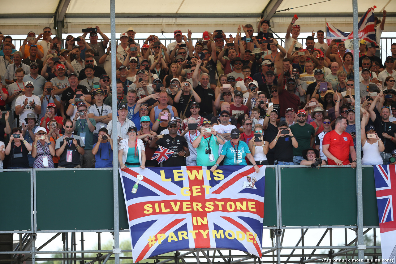 GP GRAN BRETAGNA, 07.07.2018- Fans on the grandstand