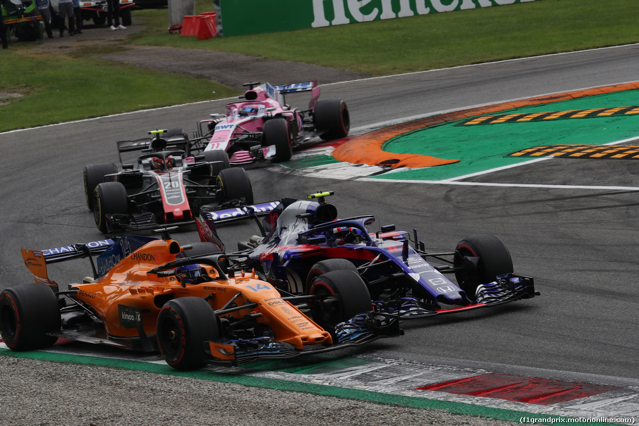 GP ITALIA, 02.09.2018 - Gara, Fernando Alonso (ESP) McLaren MCL33 e Pierre Gasly (FRA) Scuderia Toro Rosso STR13