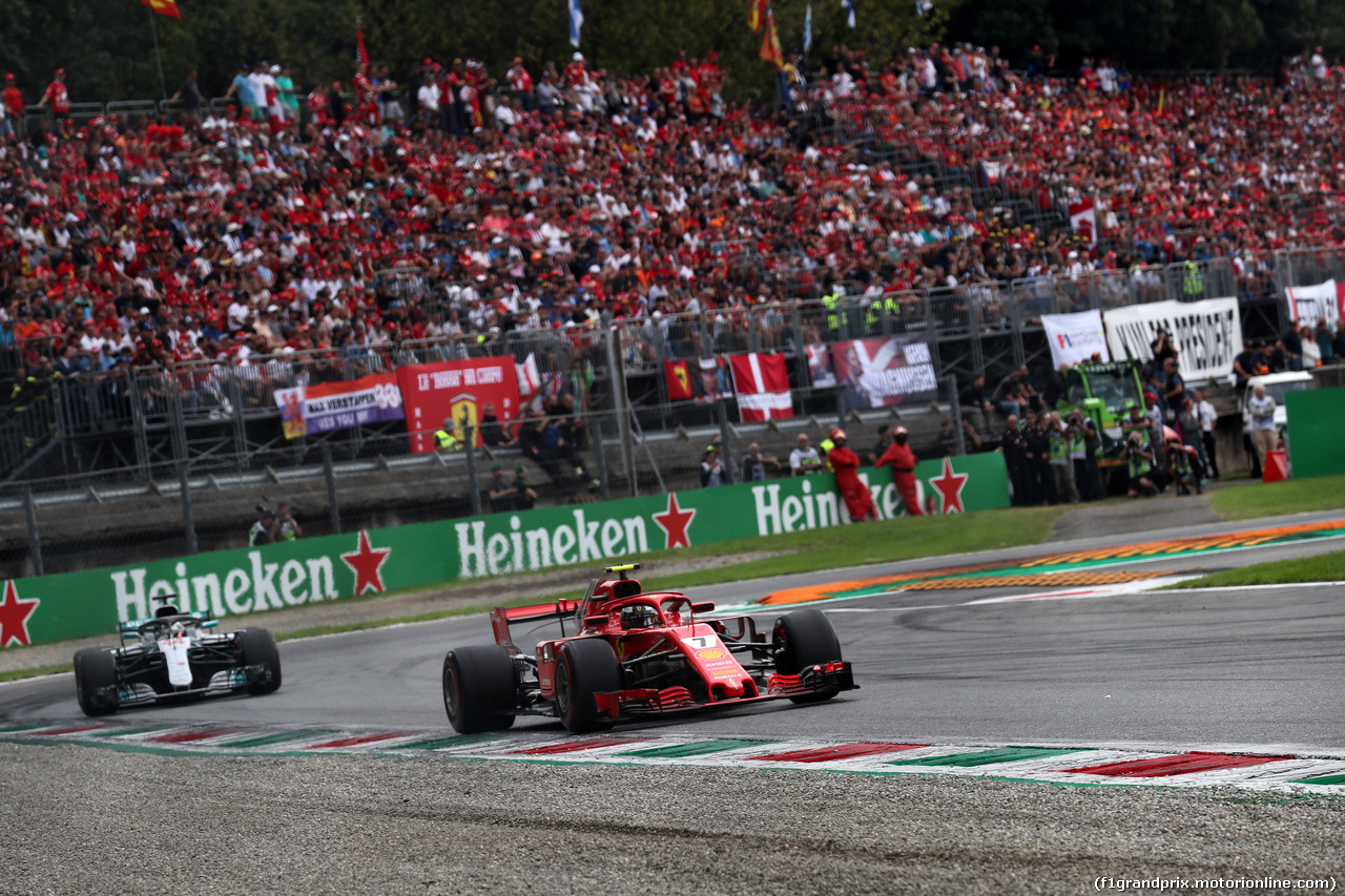 GP ITALIA, 02.09.2018 - Gara, Kimi Raikkonen (FIN) Ferrari SF71H davanti a Lewis Hamilton (GBR) Mercedes AMG F1 W09
