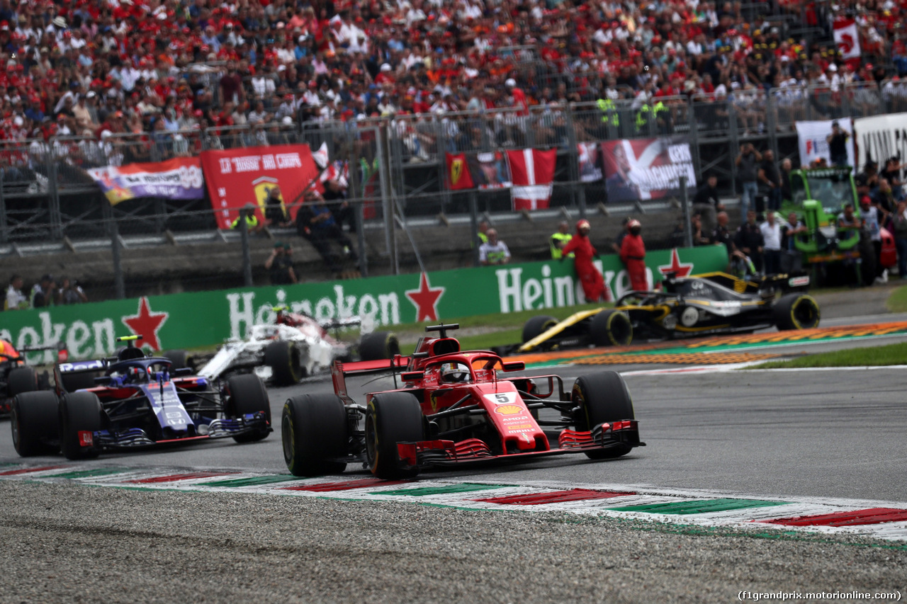 GP ITALIA, 02.09.2018 - Gara, Sebastian Vettel (GER) Ferrari SF71H davanti a Pierre Gasly (FRA) Scuderia Toro Rosso STR13