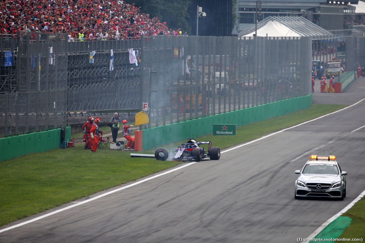 GP ITALIA, 02.09.2018 - Gara, Crash, Brendon Hartley (NZL) Scuderia Toro Rosso STR13