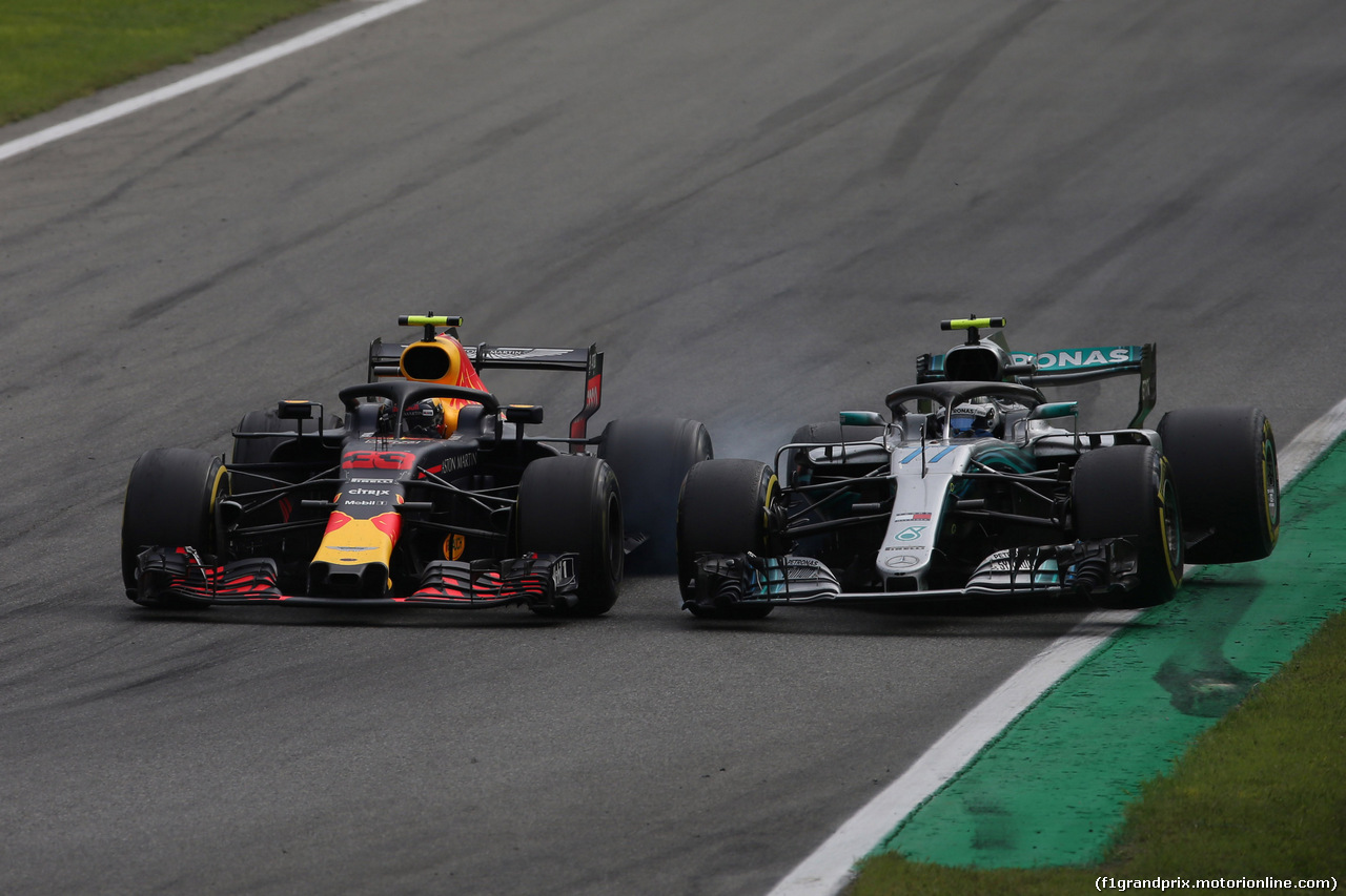 GP ITALIA, 02.09.2018 - Gara, Crash, Max Verstappen (NED) Red Bull Racing RB14 e Valtteri Bottas (FIN) Mercedes AMG F1 W09