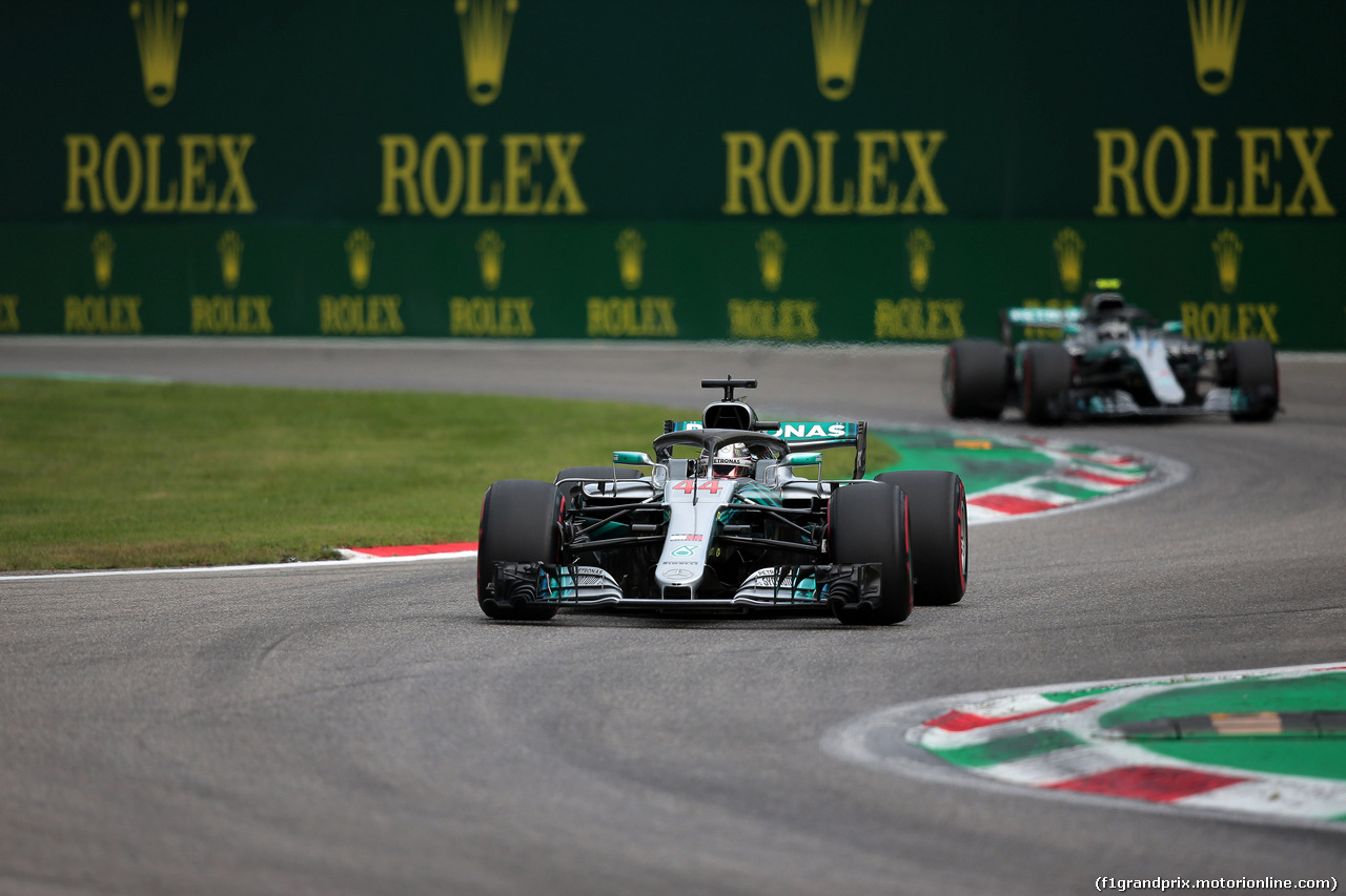 GP ITALIA, 01.09.2018 - Qualifiche, Lewis Hamilton (GBR) Mercedes AMG F1 W09 davanti a Valtteri Bottas (FIN) Mercedes AMG F1 W09