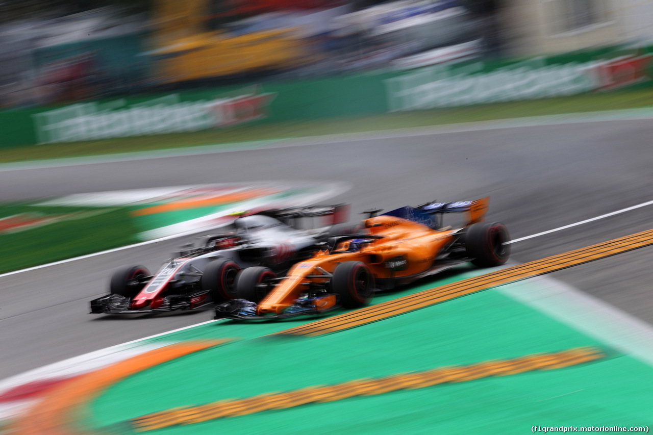 GP ITALIA, 01.09.2018 - Qualifiche, Kevin Magnussen (DEN) Haas F1 Team VF-18 e Fernando Alonso (ESP) McLaren MCL33