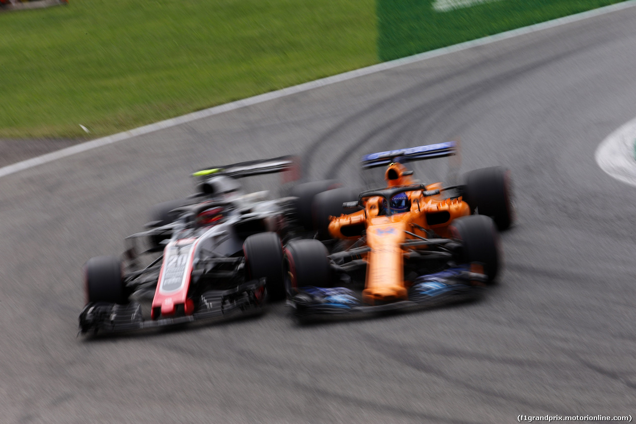 GP ITALIA, 01.09.2018 - Qualifiche, Kevin Magnussen (DEN) Haas F1 Team VF-18 e Fernando Alonso (ESP) McLaren MCL33