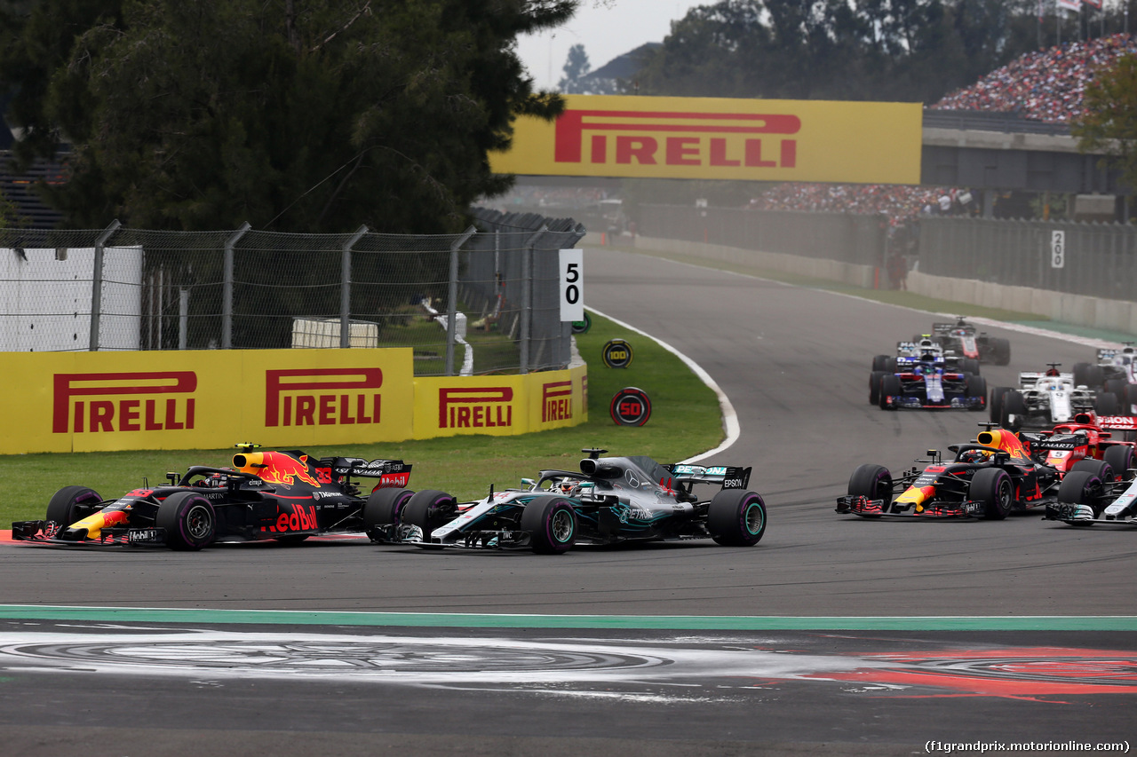 GP MESSICO, 28.10.2018 - Gara, Start of the race, Max Verstappen (NED) Red Bull Racing RB14 e Lewis Hamilton (GBR) Mercedes AMG F1 W09