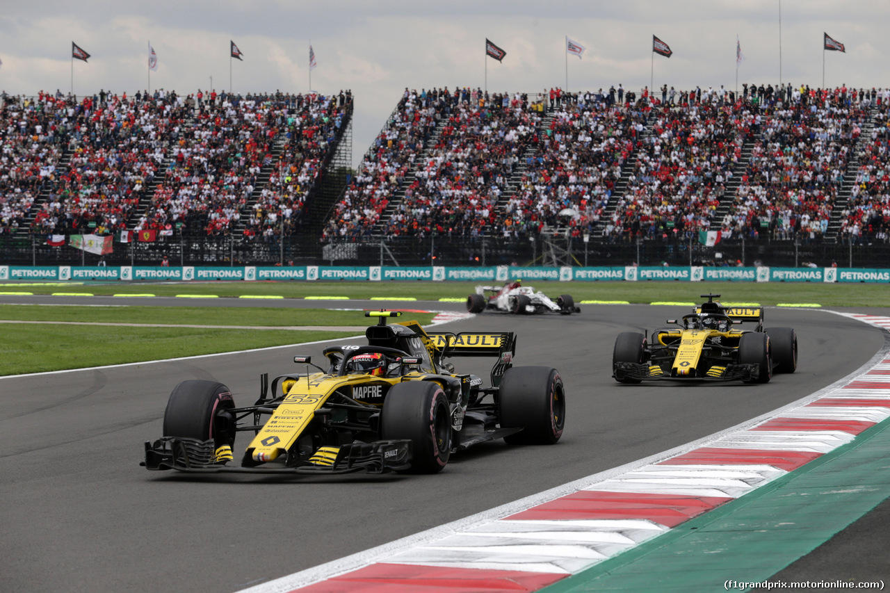 GP MESSICO, 28.10.2018 - Gara, Carlos Sainz Jr (ESP) Renault Sport F1 Team RS18 e Nico Hulkenberg (GER) Renault Sport F1 Team RS18