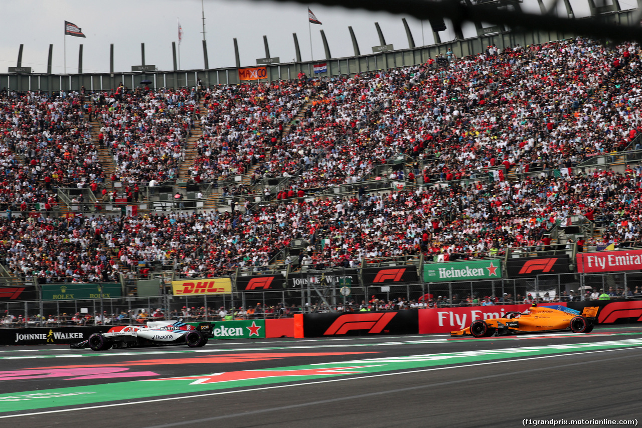 GP MESSICO, 28.10.2018 - Gara, Lance Stroll (CDN) Williams FW41 e Stoffel Vandoorne (BEL) McLaren MCL33