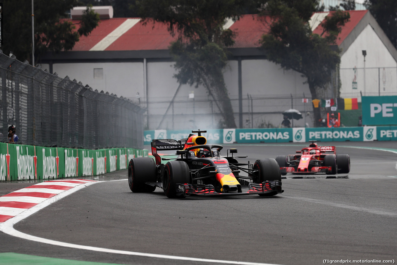 GP MESSICO, 28.10.2018 - Gara, Daniel Ricciardo (AUS) Red Bull Racing RB14 retires from the race