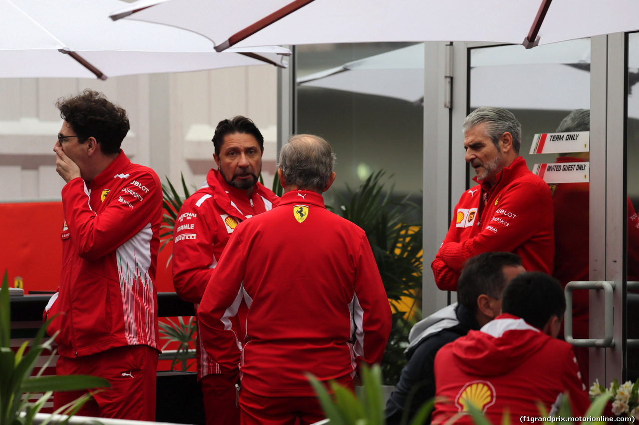 GP MESSICO, 27.10.2018 - Prove Libere 3, Mattia Binotto (ITA) Chief Technical Officer, Ferrari, Alberto Antonini (ITA), Ferrari Press Officer e Maurizio Arrivabene (ITA) Ferrari Team Principal