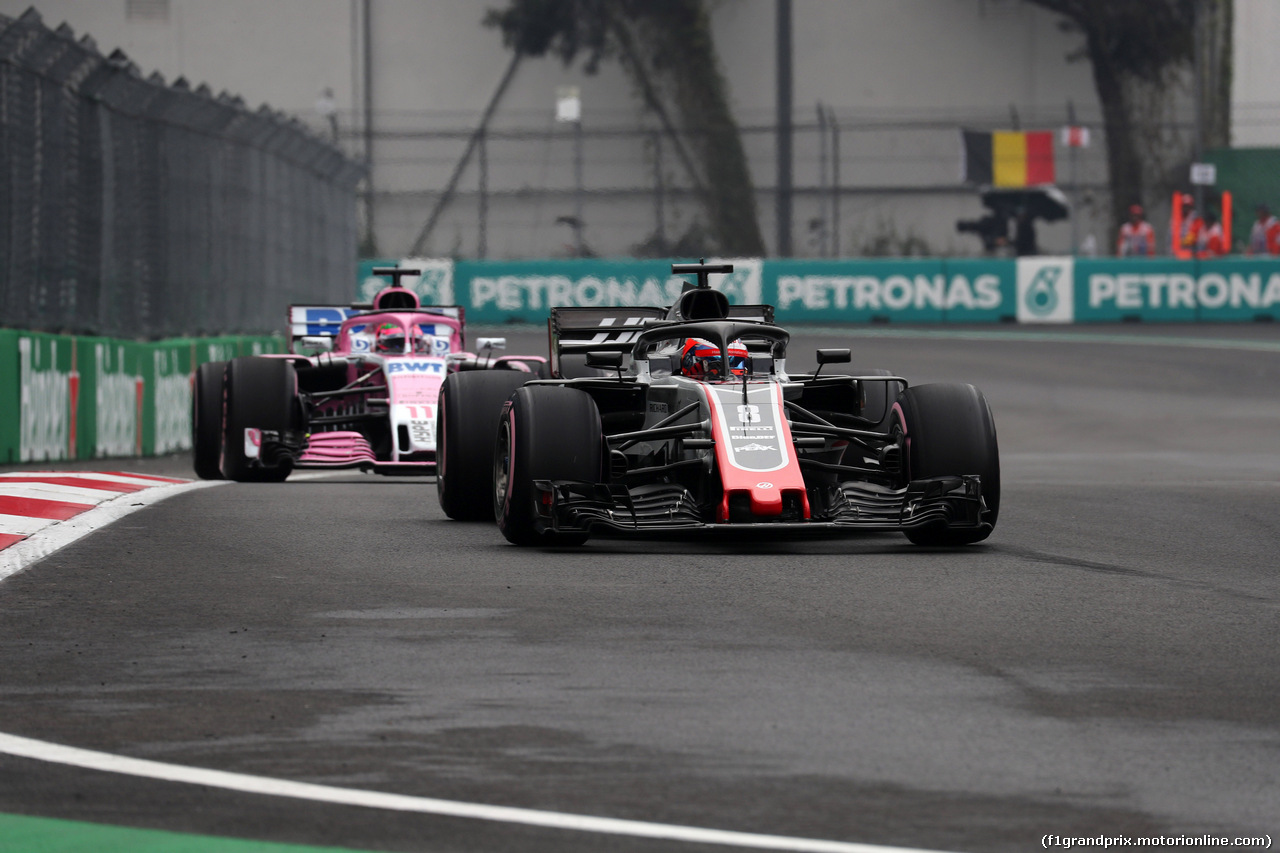 GP MESSICO, 27.10.2018 - Prove Libere 3, Romain Grosjean (FRA) Haas F1 Team VF-18 davanti a Sergio Perez (MEX) Racing Point Force India F1 VJM11