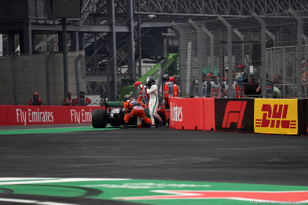 GP MESSICO, 27.10.2018 - Prove Libere 3, Valtteri Bottas (FIN) Mercedes AMG F1 W09 stopped in the third practice session.