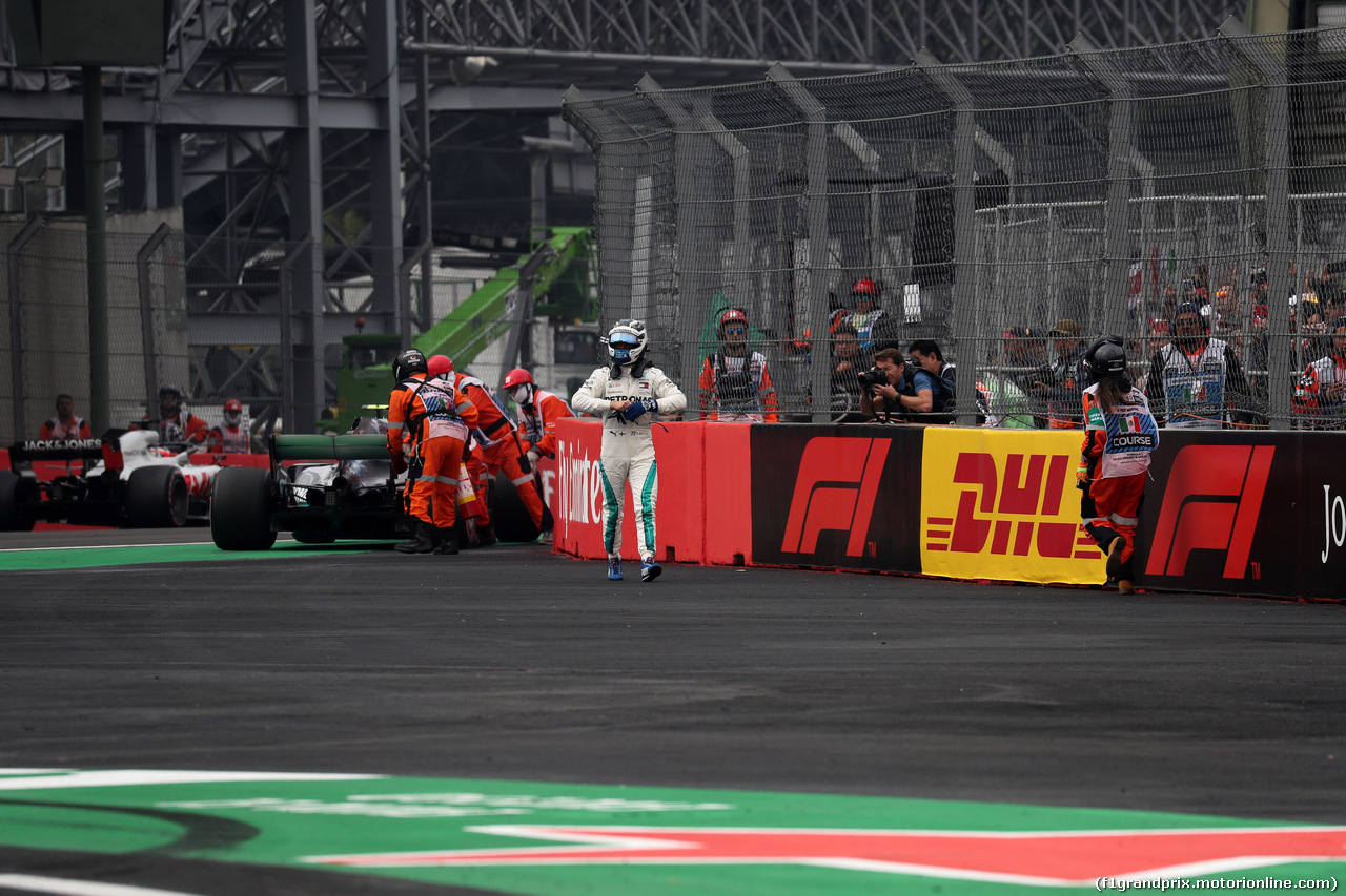 GP MESSICO, 27.10.2018 - Prove Libere 3, Valtteri Bottas (FIN) Mercedes AMG F1 W09 stopped in the third practice session.