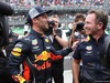 GP MESSICO, 27.10.2018 - Qualifiche, Daniel Ricciardo (AUS) Red Bull Racing RB14 pole position e Christian Horner (GBR), Red Bull Racing, Sporting Director