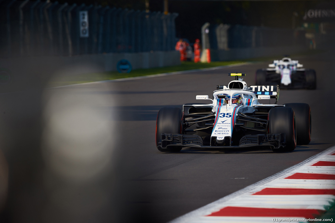 GP MESSICO, 26.10.2018 - Prove Libere 1, Sergey Sirotkin (RUS) Williams FW41 davanti a Lance Stroll (CDN) Williams FW41