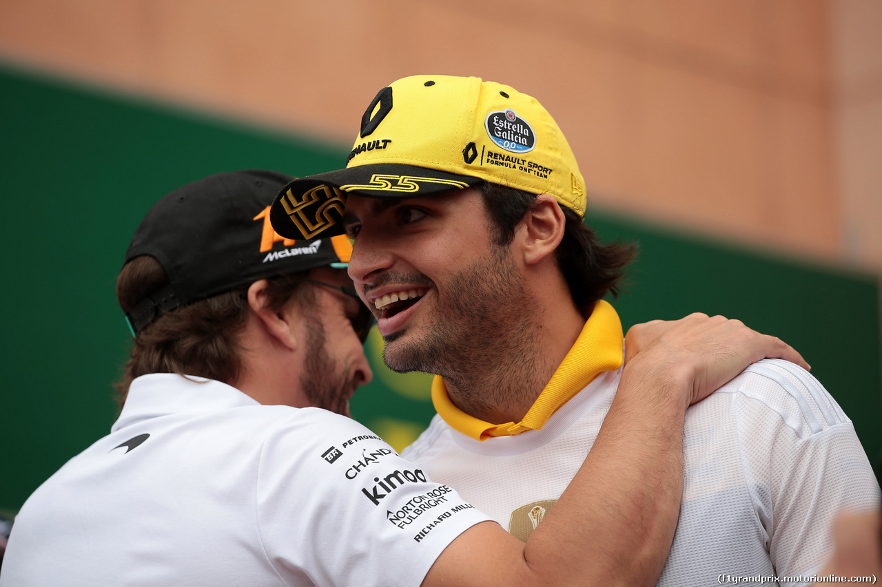 GP MONACO, 27.05.2018 - Fernando Alonso (ESP) McLaren MCL33 e Carlos Sainz Jr (ESP) Renault Sport F1 Team RS18