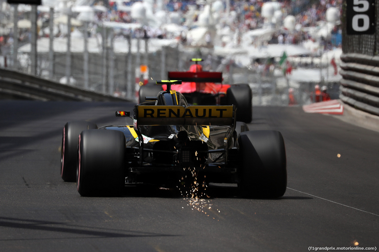 GP MONACO, 26.05.2018 - Prove Libere 3, Carlos Sainz Jr (ESP) Renault Sport F1 Team RS18 e Kimi Raikkonen (FIN) Ferrari SF71H