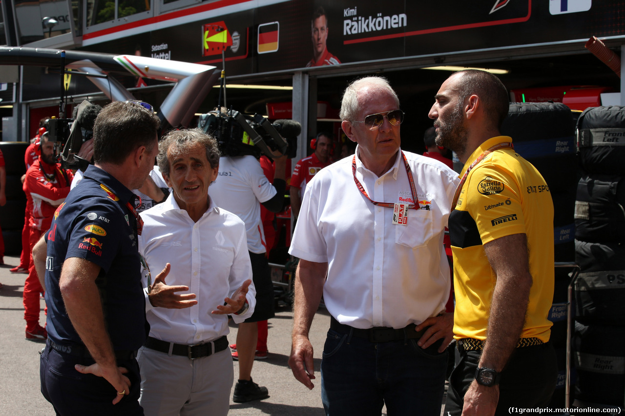 GP MONACO, 26.05.2018 - Prove Libere 3, Christian Horner (GBR), Red Bull Racing, Sporting Director, Alain Prost (FRA) Renault Sport F1 Team Special Advisor, Helmut Marko (AUT), Red Bull Racing, Red Bull Advisor e Cyril Abiteboul (FRA) Renault Sport F1 Managing Director