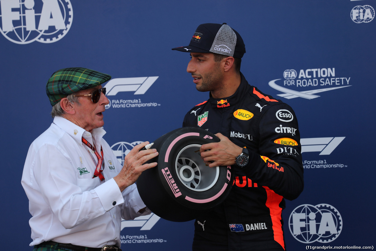 GP MONACO, 26.05.2018 - Qualifiche, Sir Jackie Stewart (GBR) e Daniel Ricciardo (AUS) Red Bull Racing RB14 pole position