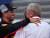 GP MONACO, 26.05.2018 - Qualifiche, Daniel Ricciardo (AUS) Red Bull Racing RB14 pole position with Helmut Marko (AUT), Red Bull Racing, Red Bull Advisor