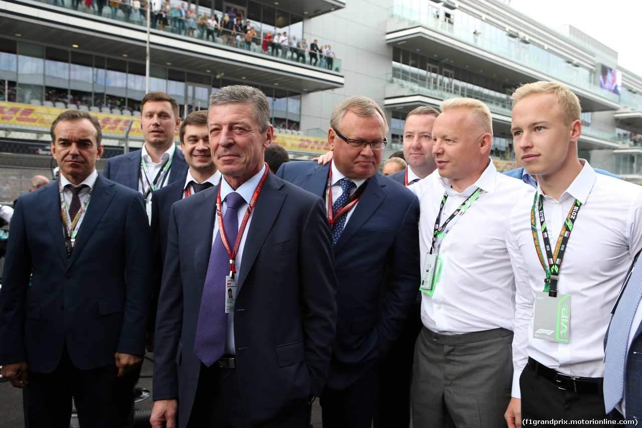 GP RUSSIA, 30.09.2018 - Gara, Dmitry Kozak (RUS) Russian Deputy Prime Minister with Nikita Mazepin (RUS) ART Grand Prix e his father Dmitry Mazepin (RUS)