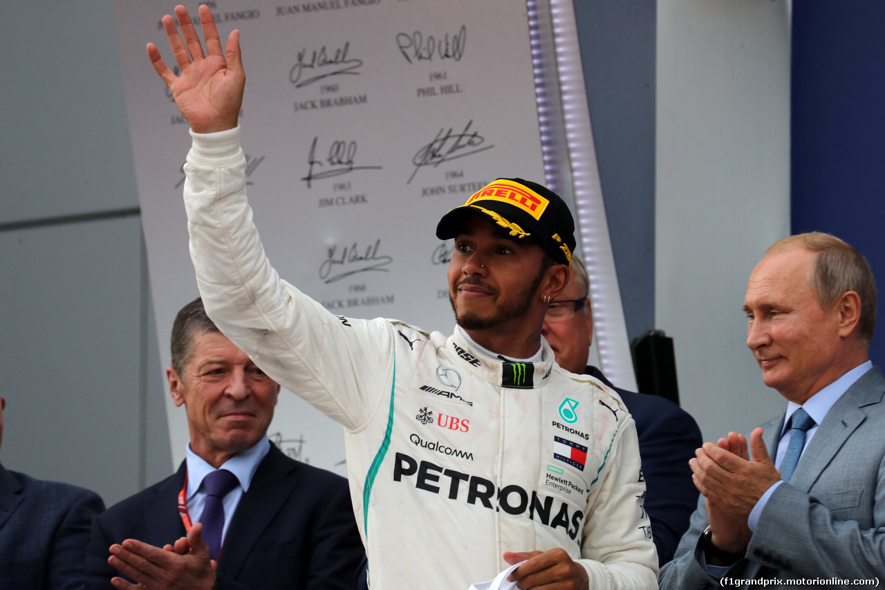 GP RUSSIA, 30.09.2018 - Gara, Dmitry Kozak (RUS) Russian Deputy Prime Minister, Lewis Hamilton (GBR) Mercedes AMG F1 W09 vincitore e Vladimir Putin (RUS) Russian President.