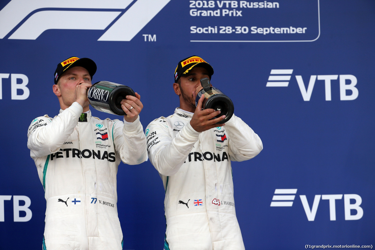 GP RUSSIA, 30.09.2018 - Gara, 2nd place Valtteri Bottas (FIN) Mercedes AMG F1 W09 e Lewis Hamilton (GBR) Mercedes AMG F1 W09  vincitore