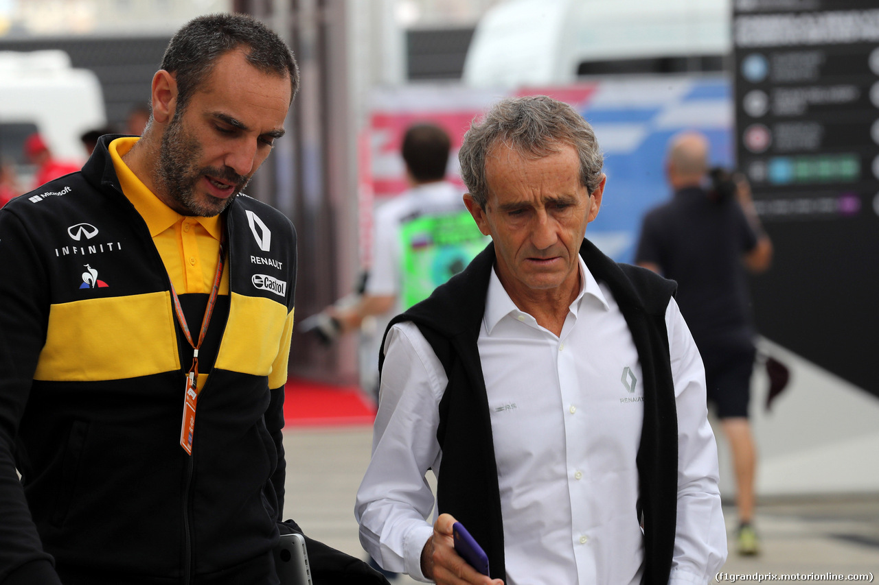 GP RUSSIA, 28.09.2018 - Cyril Abiteboul (FRA) Renault Sport F1 Managing Director e Alain Prost (FRA) Renault Sport F1 Team Special Advisor