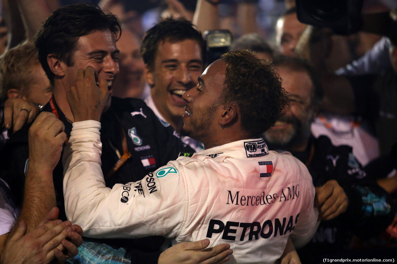 GP SINGAPORE, 16.09.2018 - Gara, Lewis Hamilton (GBR) Mercedes AMG F1 W09 vincitore