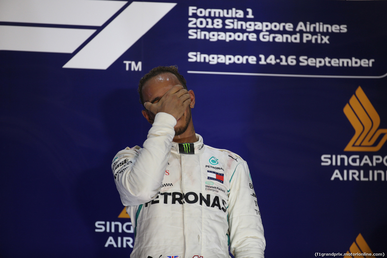 GP SINGAPORE, 16.09.2018 - Gara, Lewis Hamilton (GBR) Mercedes AMG F1 W09 vincitore