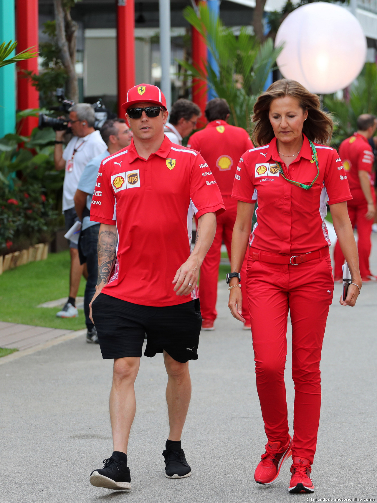 GP SINGAPORE, 13.09.2018 - Kimi Raikkonen (FIN) Ferrari SF71H e Stefania Boccoli (ITA) Ferrari PR Officer