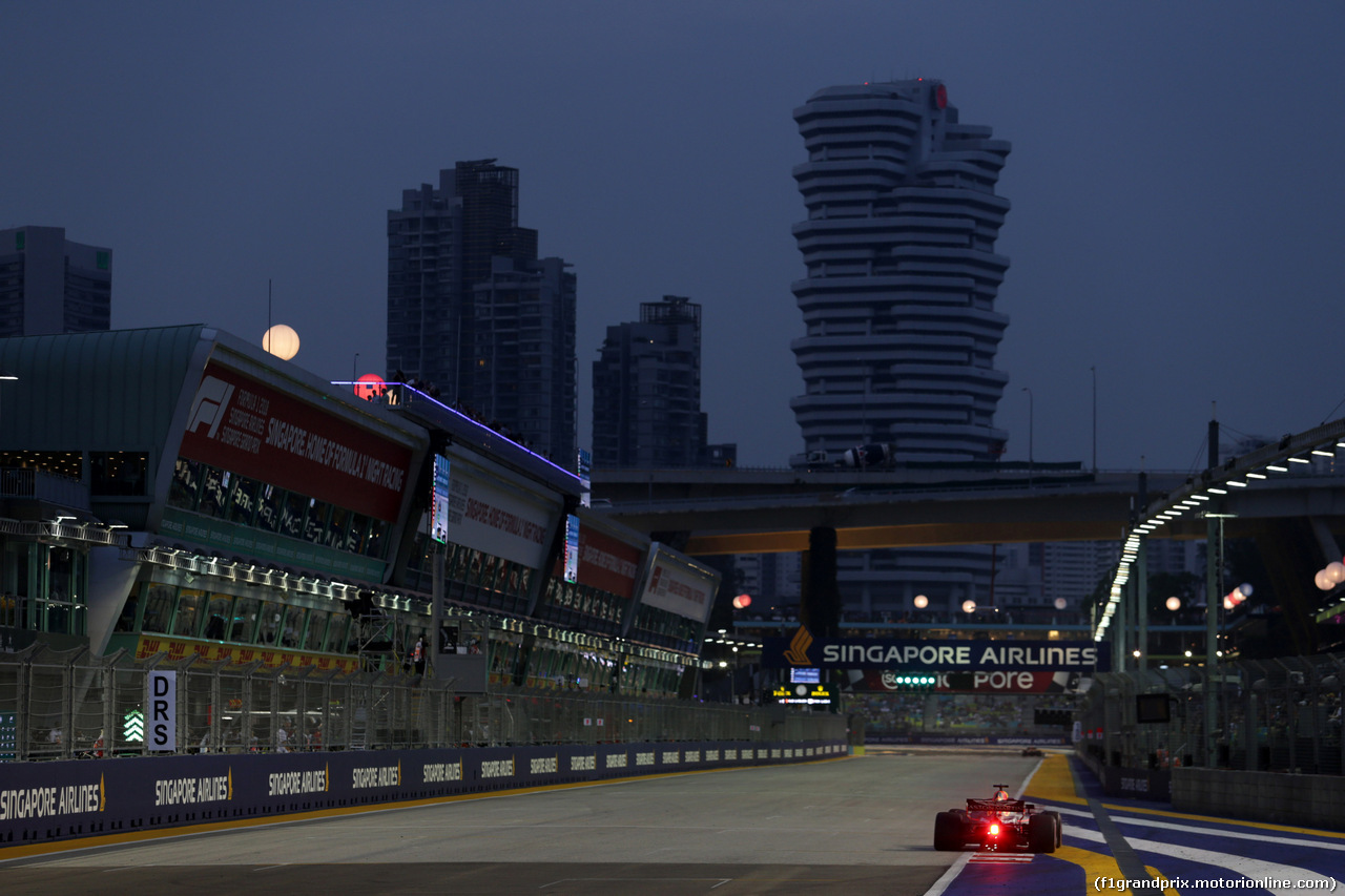 GP SINGAPORE, 15.09.2018 - Prove Libere 3, Daniel Ricciardo (AUS) Red Bull Racing RB14