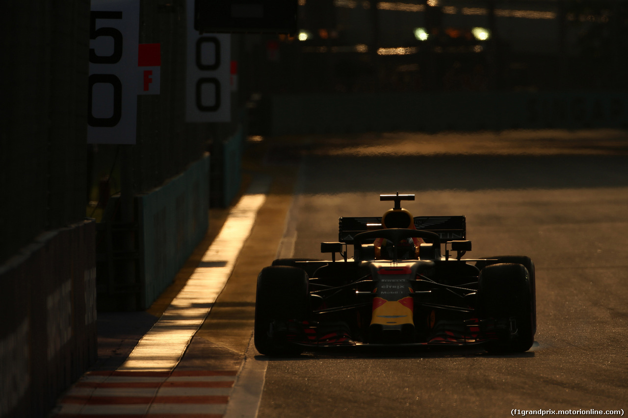 GP SINGAPORE, 14.09.2018 - Prove Libere 1, Daniel Ricciardo (AUS) Red Bull Racing RB14
