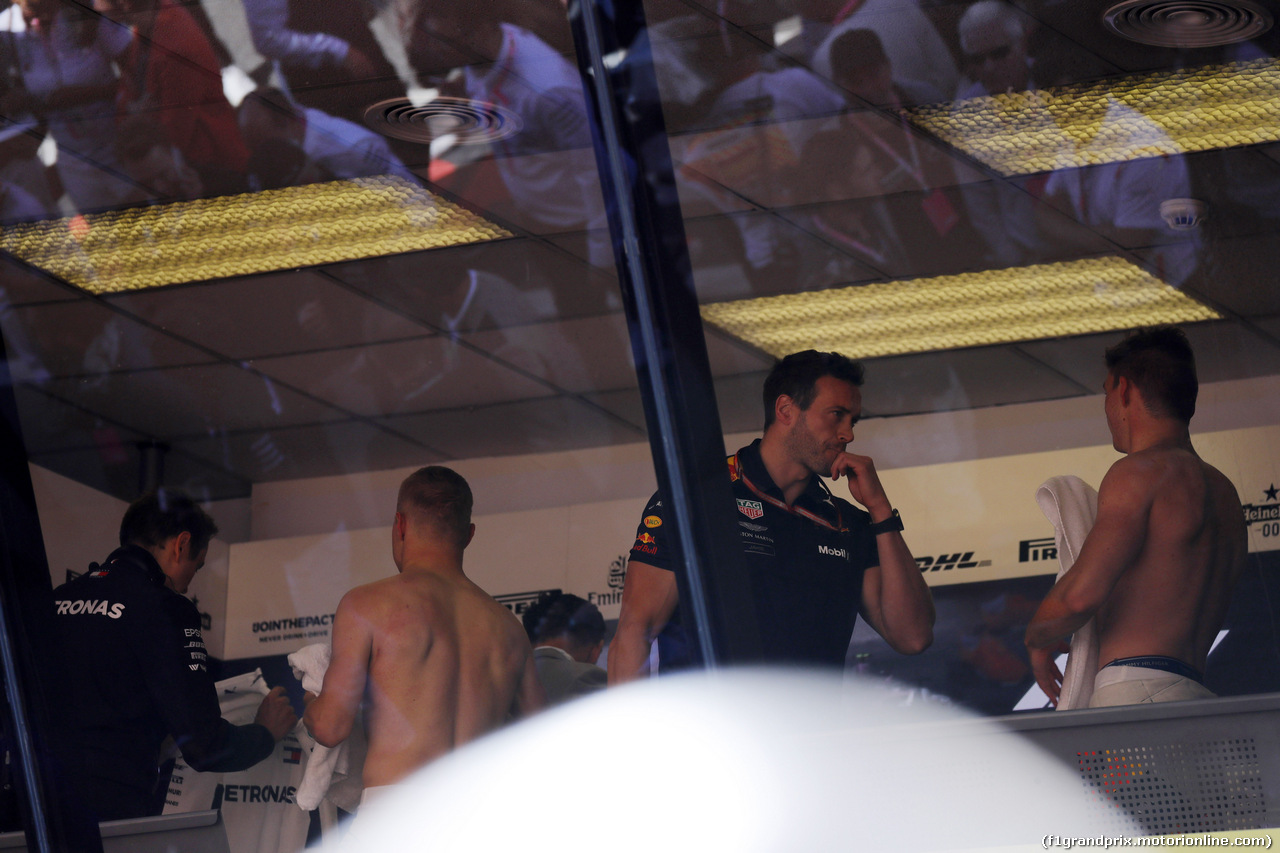 GP SPAGNA, 13.05.2018 - Gara, Valtteri Bottas (FIN) Mercedes AMG F1 W09 e Max Verstappen (NED) Red Bull Racing RB14